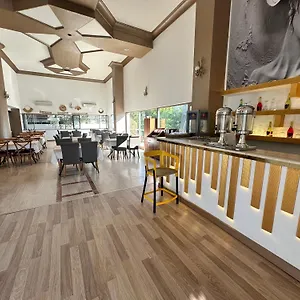 Aparthotel Silver Tower